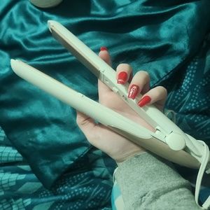 One heat setting hair straightner